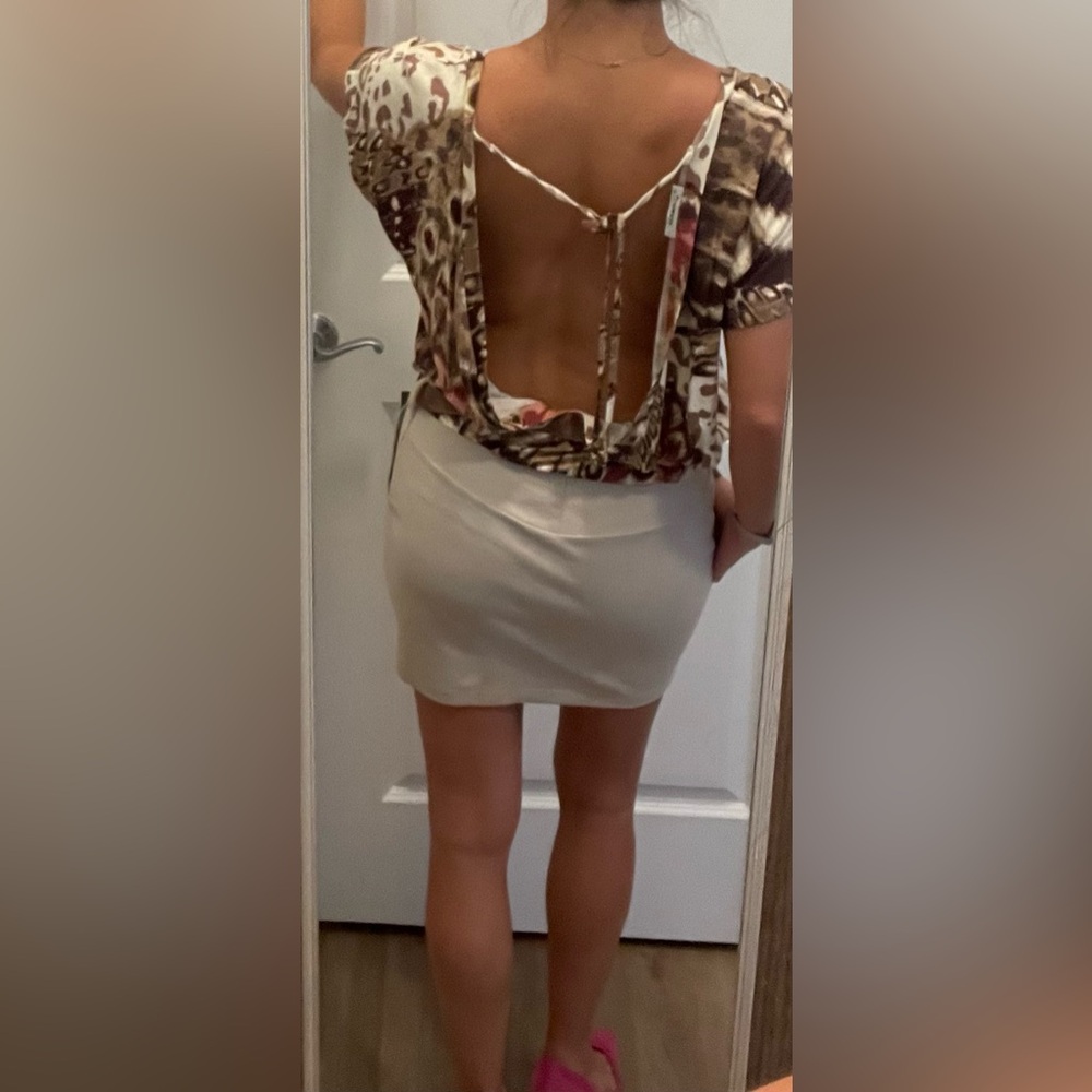 Open back, chic casual, animal print, short dress